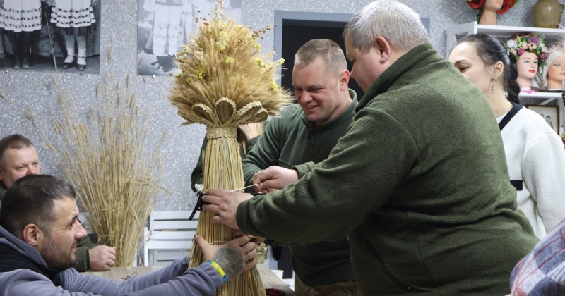 «Оберіг.300»: військові із Сарн створили спільний різдвяний дідух