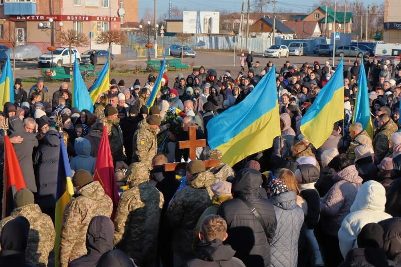 У Сарнах попрощалися з 22-річним солдатом Олександром Жидовим