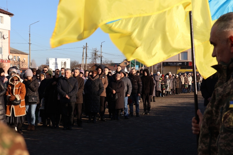 У Сарнах попрощалися з 22-річним солдатом Олександром Жидовим