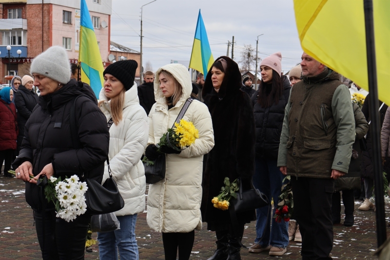 У Сарнах попрощалися з солдатом Юрієм Андрєєвим