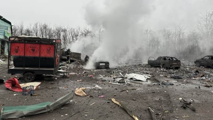 Окупанти вбили ще одного й поранили шістьох мешканців Донеччини