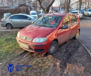 Паркуються, де хочуть: у Рівному оштрафували пів тисячі водіїв (ФОТО)