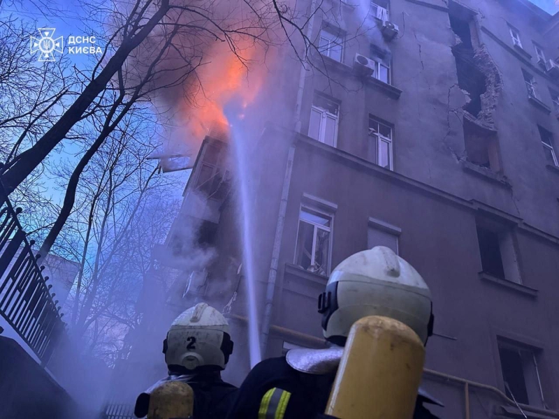 Показали наслідки атаки ворожих дронів на столицю України