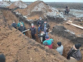 Представники Дубенської громади беруть участь в облаштуванні оборонних укріплень на Дніпропетровщині