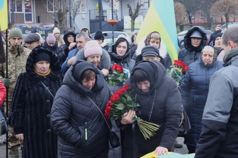 У Сарнах попрощалися з військовослужбовцем Василем Сульзою