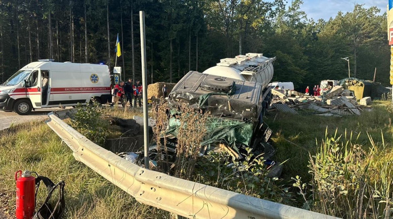Водія вантажівки, який вʼїхав у блокпост, судитимуть за смертельну аварію &mdash; чоловік вини не визнає